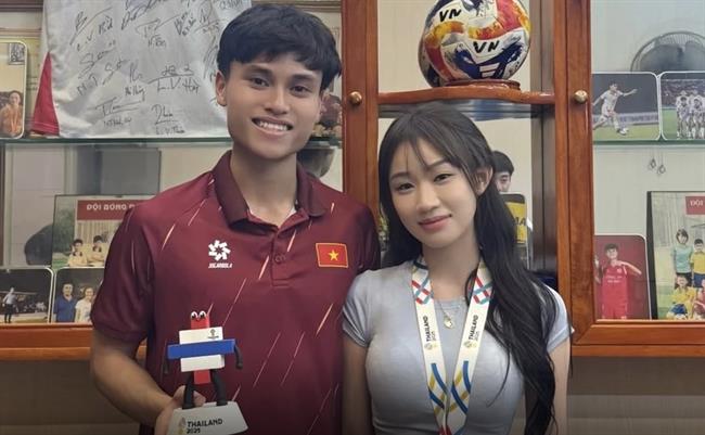 Bạn gái tiền vệ U23 Việt Nam gây sốt: TikToker Gen Z sở hữu 3,7 triệu follow